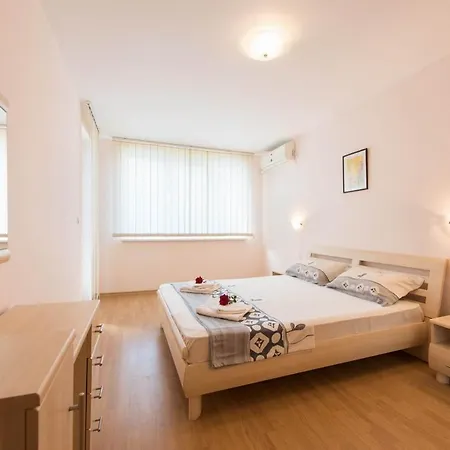 Gt Riviera Apartmán Ravda